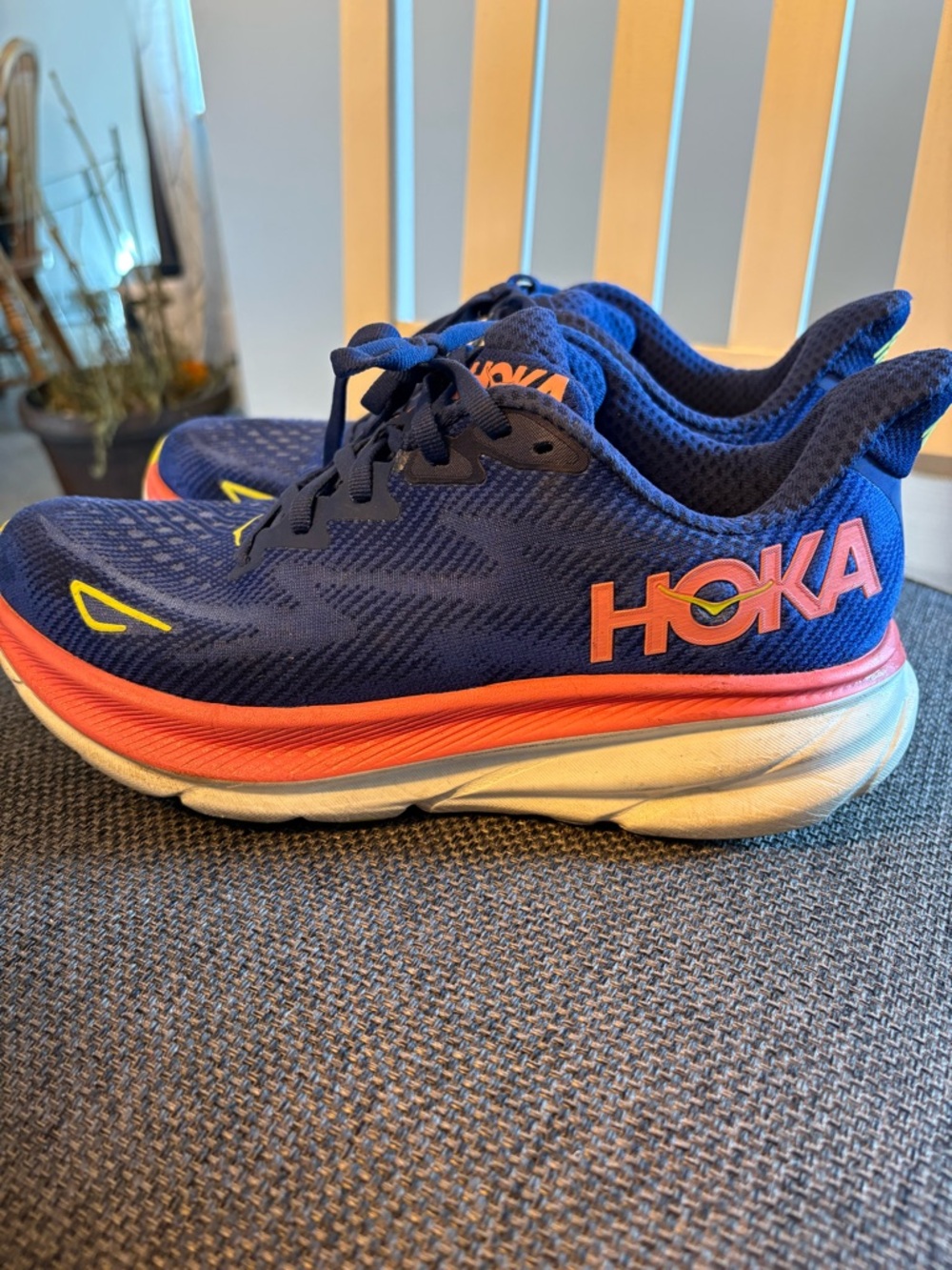 Nearly New Hoka One One Women’s 8.5 Clifton 9 evening sky coral blue pink - Picture 2 of 7